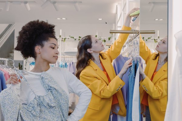 Which Accessories Are Essential for a Business Casual Wardrobe in the UK?